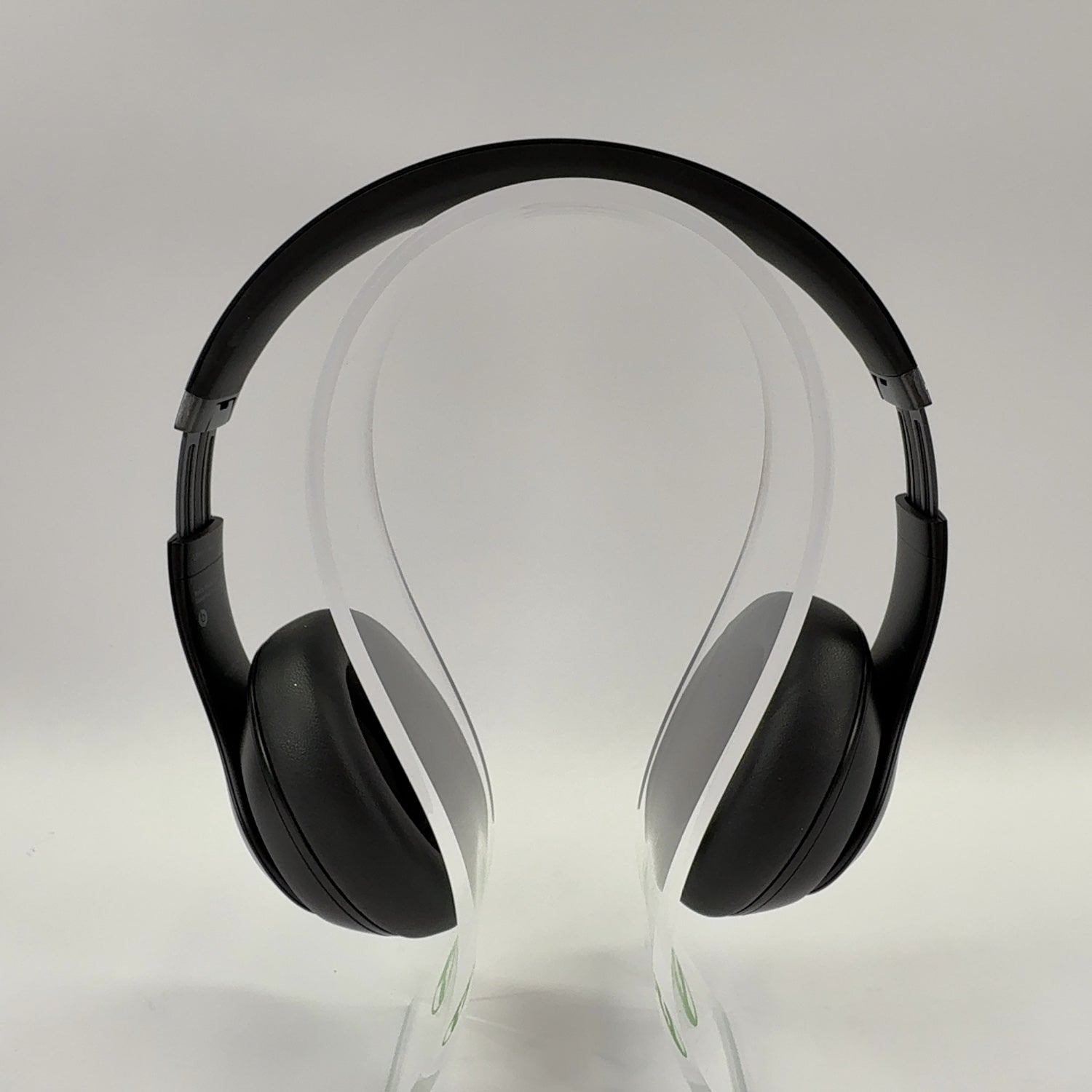 Beats Studio Pro ワイヤレスイヤホン A2924 Shop It New | Buy Apple Products online plus Bang & Olufsen