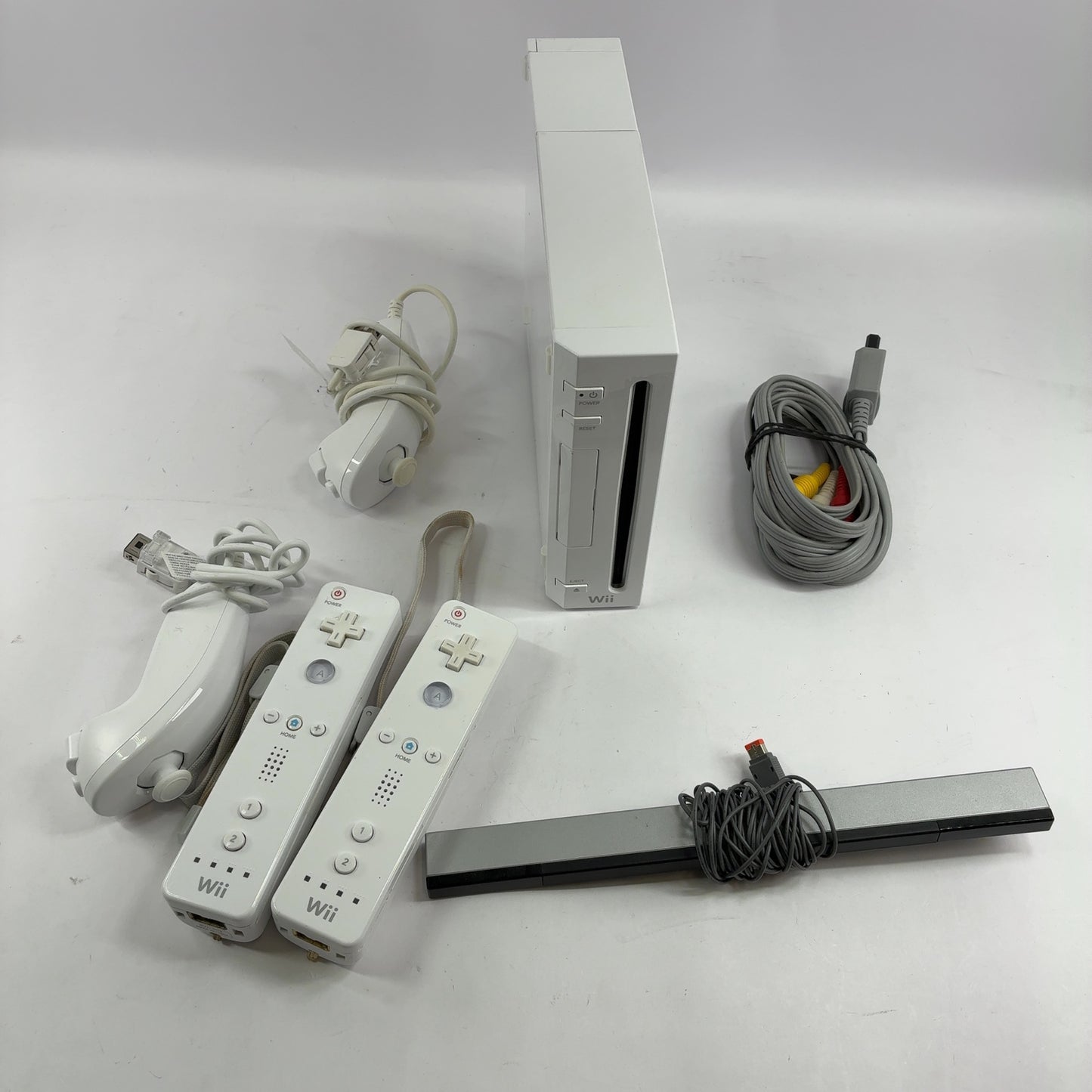Nintendo Wii Console Gaming System RVL-001 White