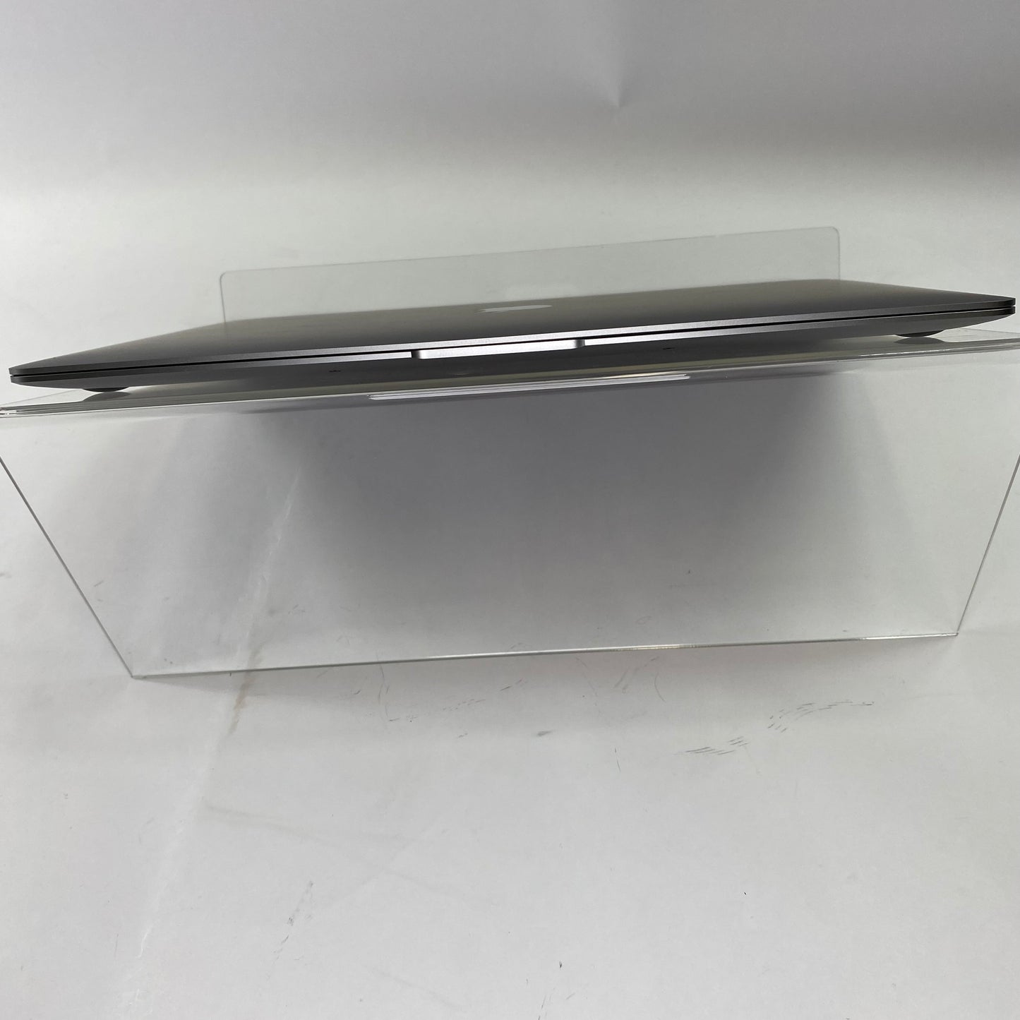 2020 Apple MacBook Air 13.3" M1 7C GPU 3.2GHz 8GB RAM 256GB SSD A2337