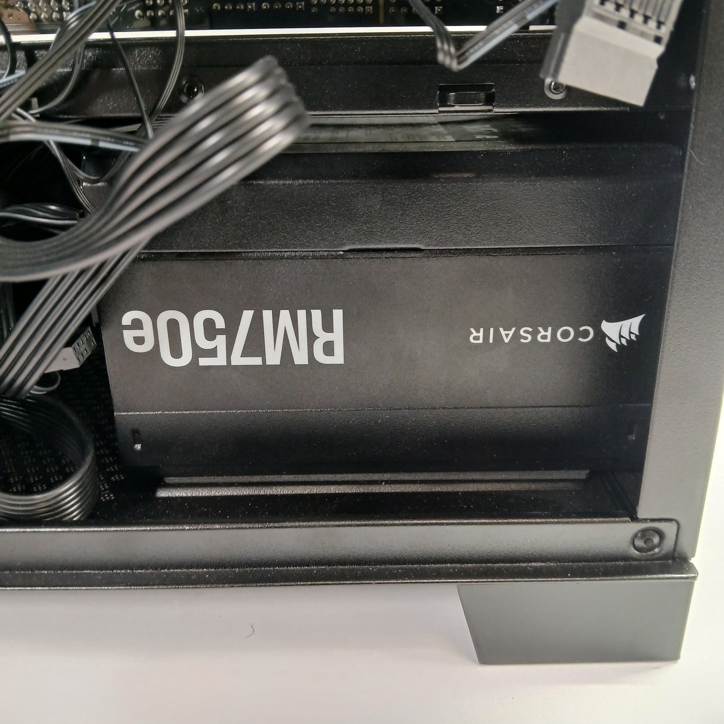Custom PC Ryzen 5 7600X 4.70GHz 32GB RAM 4TB SSD ASUS GeForce RTX 3060 B650M-PLUS Wifi