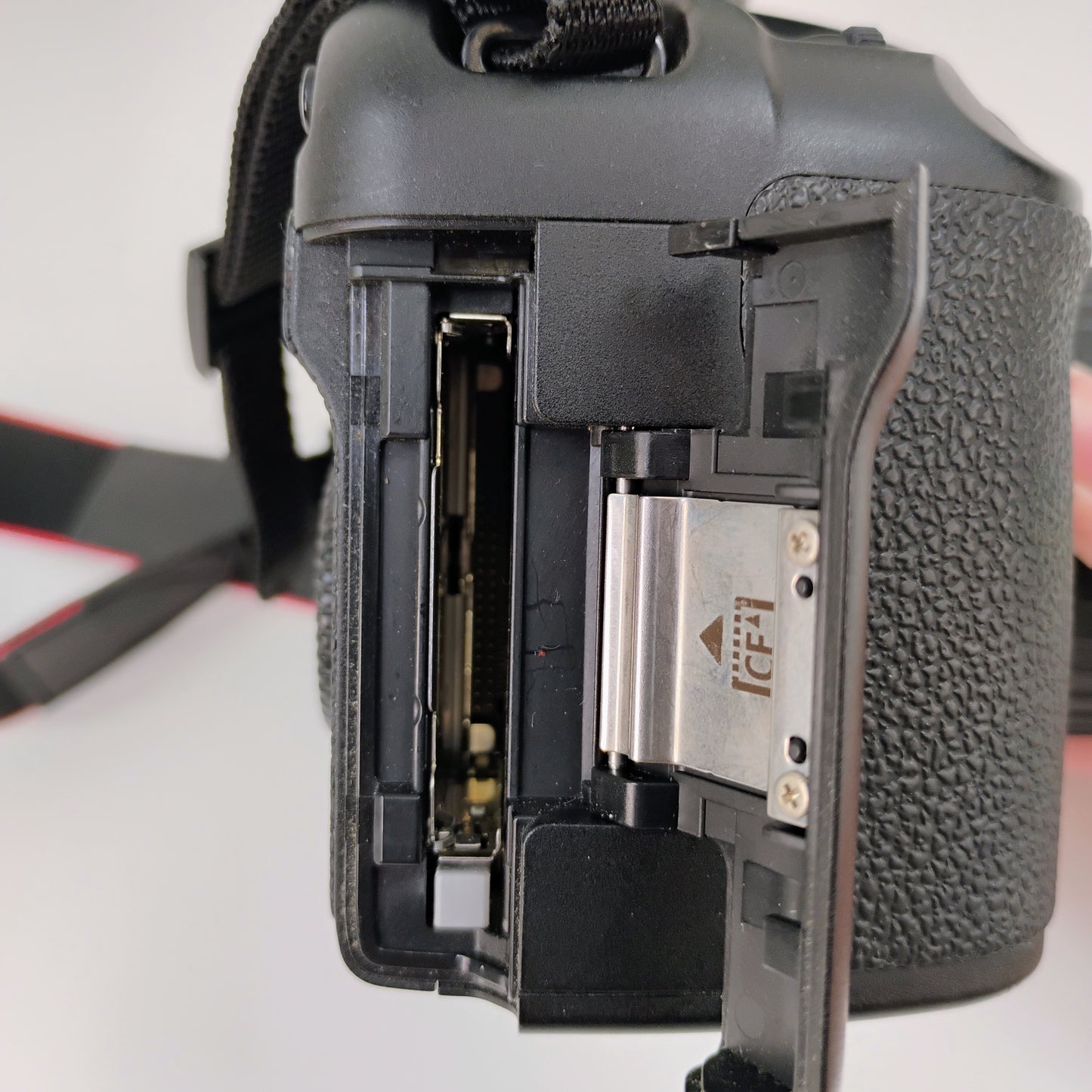 Canon EOS 20D 8.2MP Digital SLR