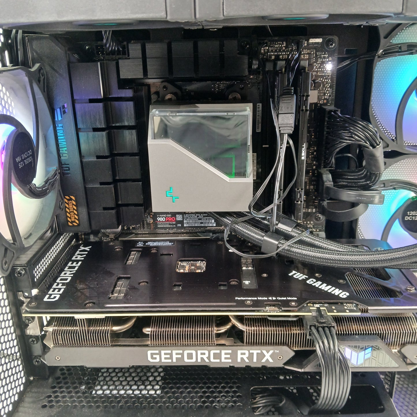 Custom PC Ryzen 5 7600X 4.70GHz 32GB RAM 4TB SSD ASUS GeForce RTX 3060 B650M-PLUS Wifi